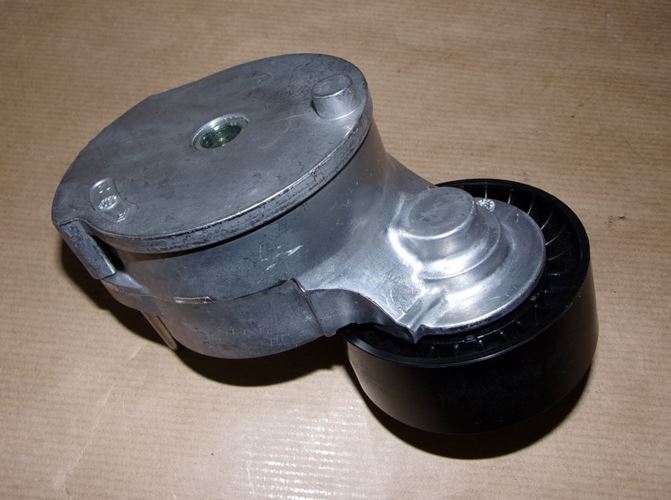 Napinacz alternatora Citroen C5 III DS5 Peugeot 308 2.0 Hdi