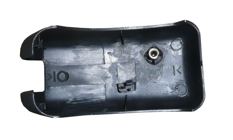 Osłona zawiasu drzwi Renault Master II tył lewa