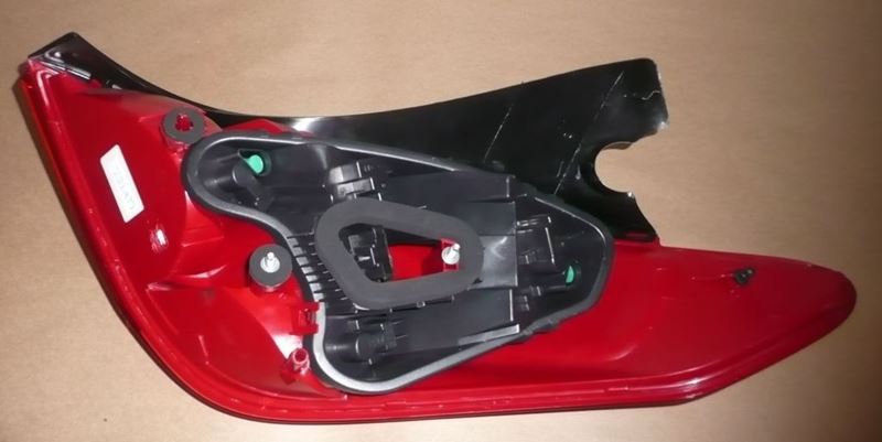 Lampa tylna zespolona Peugeot 308 07> lewa