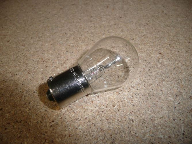 Żarówka P21W