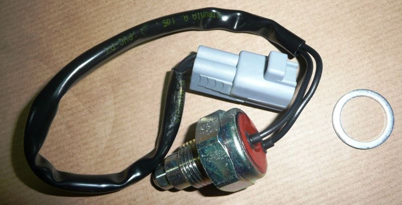Czujnik wstecznych świateł Citroen C1 Peugeot 107 05>