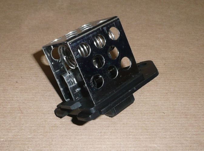 Opornik wentylatora Citroen C3 C8 Berlingo