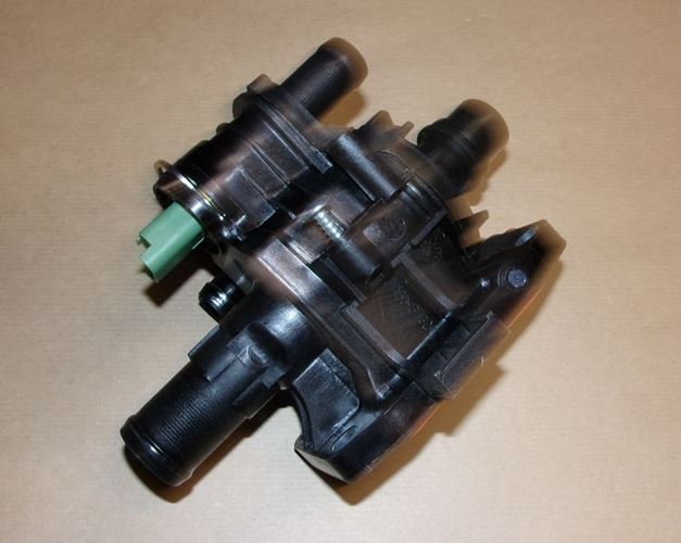 Obudowa termostatu Citroen Berlingo Peugeot 206 207