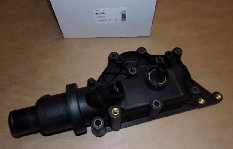 Obudowa termostatu Renault Clio III Kangoo 1.4