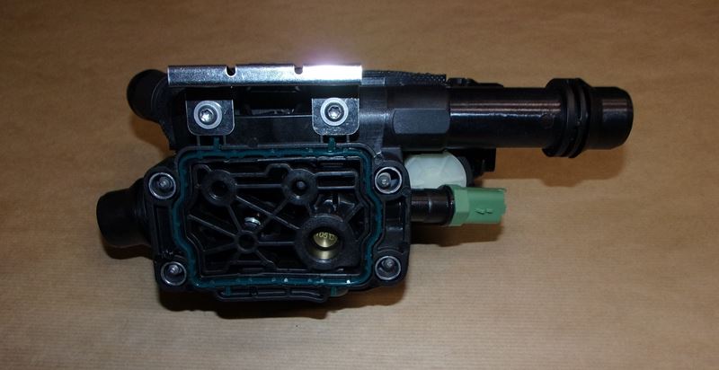 Obudowa termostatu Citroen C3 C4 Peugeot 208 301 308