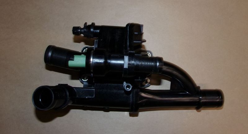 Obudowa termostatu Citroen C4 C5 Peugeot 207 407 806