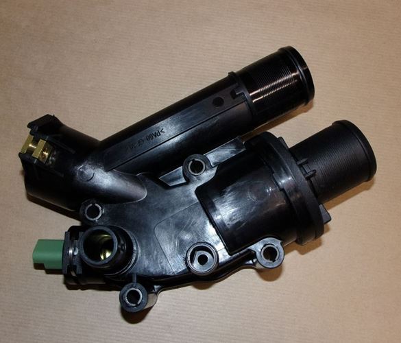 Obudowa termostatu Citroen C5 C6 Peugeot 407 2.2 Hdi