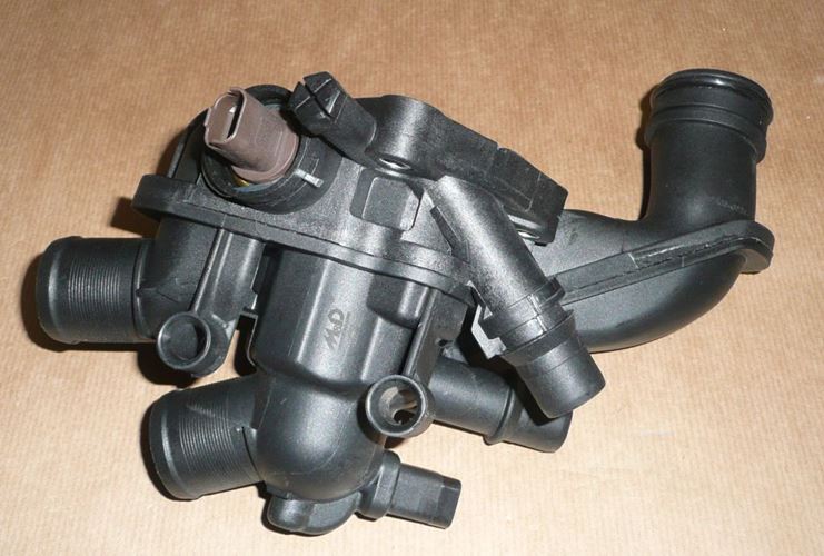 Obudowa termostatu Citroen C5 X7 1.6 THP