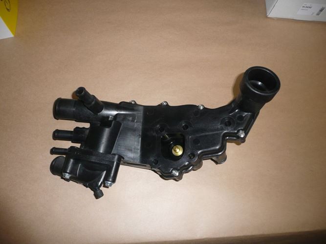 Obudowa termostatu Citroen C5 Peugeot 607 2.2 Hdi