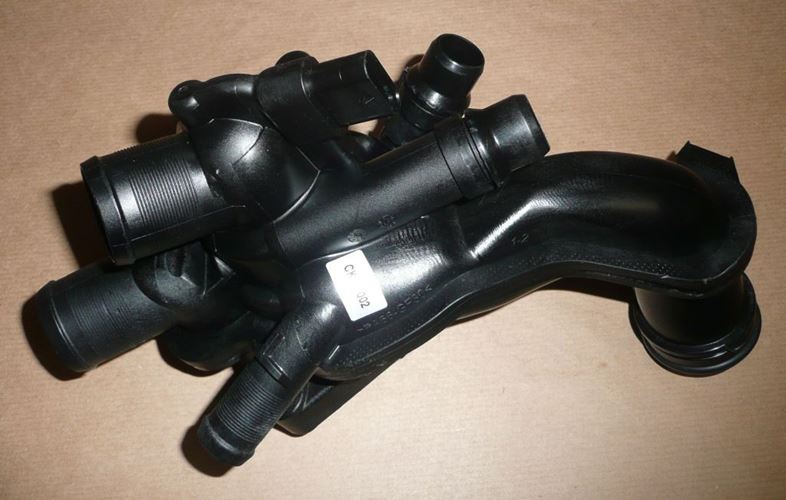 Obudowa termostatu Citroen C4 DS3 Peugeot 207 1.6 THP