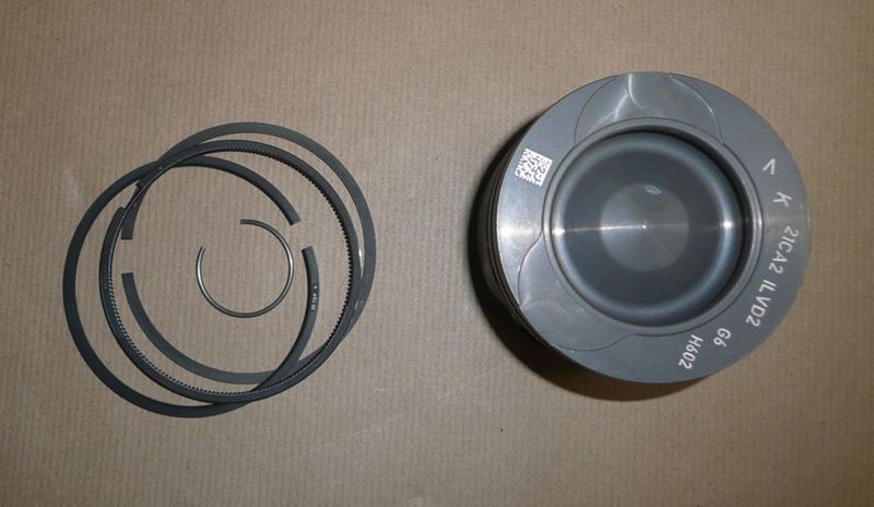 Tłok Renault Megane III 1.5 Dci