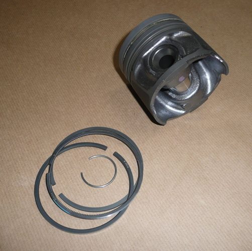 Tłok Renault Megane III 1.5 Dci