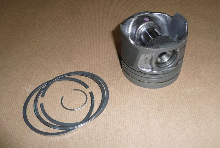 Tłok Renault Megane III 1.5 Dci