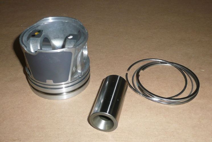 Tłok zestaw Renault Master III 2.3 Dci M9T