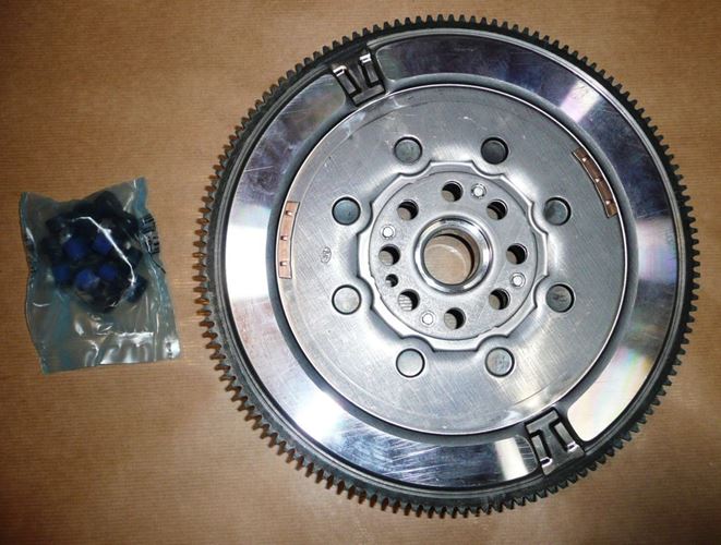 KOŁO DWUMASOWE RENAULT MEGANE III 1.6DCI