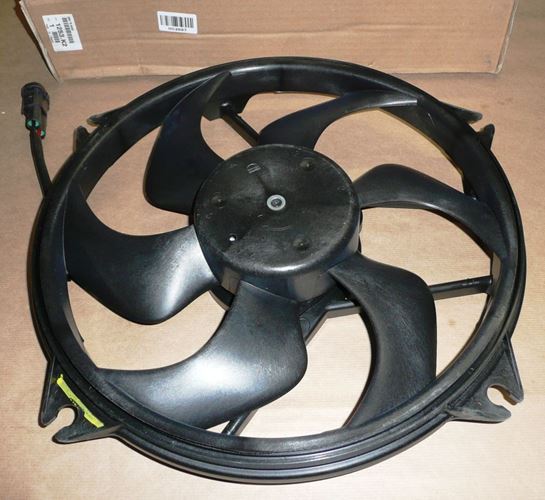 Wentylator chłodnicy Citroen C4 Peugeot 307 130W