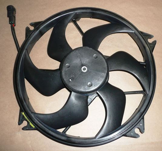 Wentylator chłodnicy Citroen C4 Peugeot 307 130W