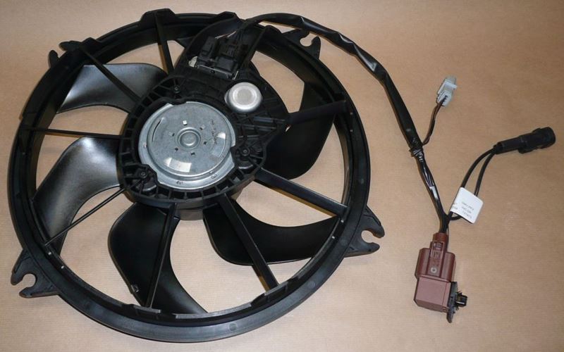 Wentylator chłodnicy Citroen C5 II X7 C6 Peugeot 407 3.0