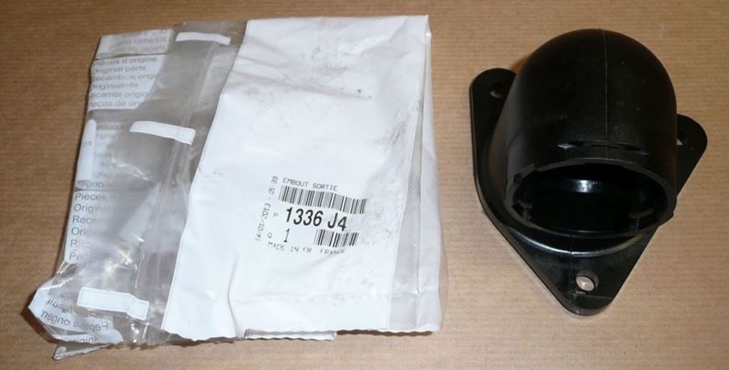 Obudowa termostatu Citroen Xsara Peugeot 306 2.0 16V