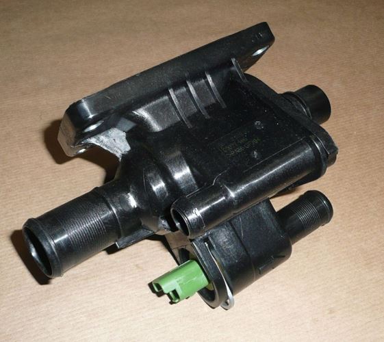 Obudowa termostatu Citroen C1 C2 Peugeot 107 1.4 Hdi