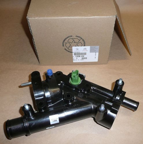 Obudowa termostatu Citroen C4 Peugeot 308 2.0 16V