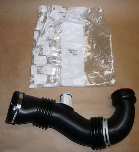 Przewód powietrza dolotowego Citroen C4 C5 Peugeot 206 308
