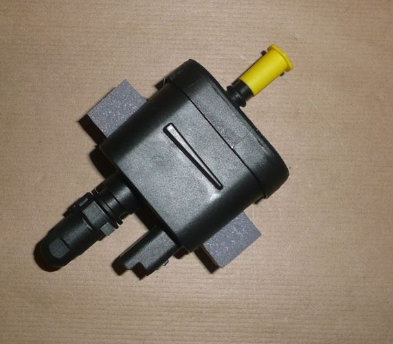 Pompa dodatku do paliwa Peugeot 4007 2.2 Hdi