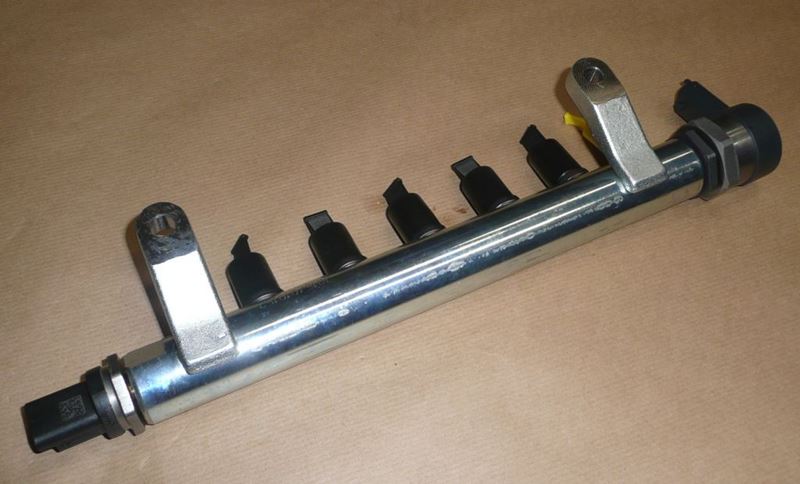 Rampa wtrysku Citroen C5 (X7) Peugeot 508 4007 2.2 Hdi