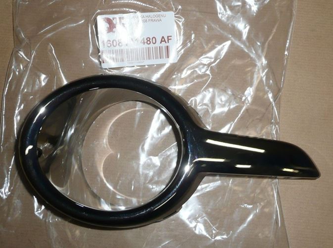 Ramka halogenu Peugeot 208 prawa