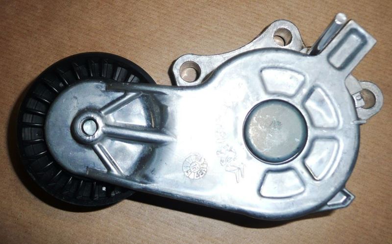 Napinacz alternatora Citroen Berlingo C3 C5 Peugeot 208 308