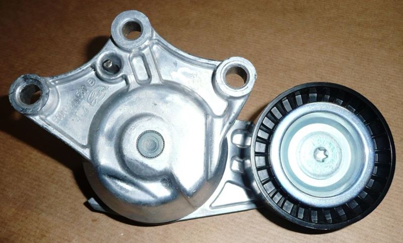 Napinacz alternatora Citroen Berlingo C3 C5 Peugeot 208 308