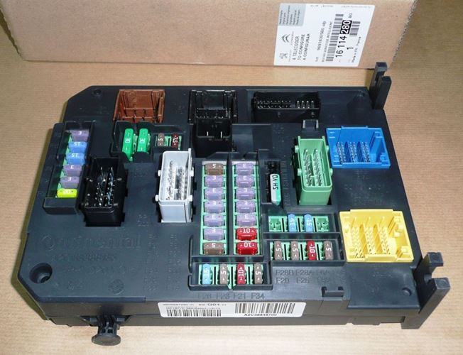 Skrzynka bezpieczników Citroen C4 Picasso 13>