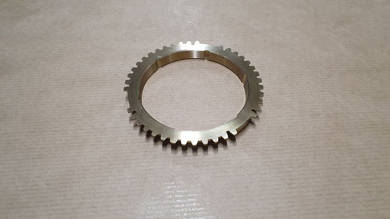 Pierścień synchronizatora skrzyni Peugeot 207