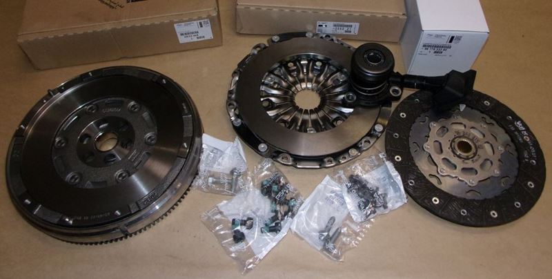 Zestaw sprzęgła z kołem dwumasowym z łożyskiem Citroen C4 Picasso