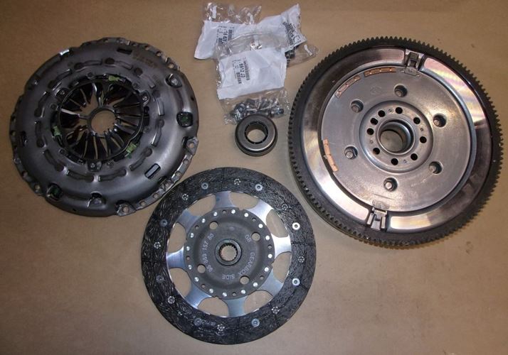 Koło dwumasowe + sprzęgło Citroen C4 2.0 Hdi