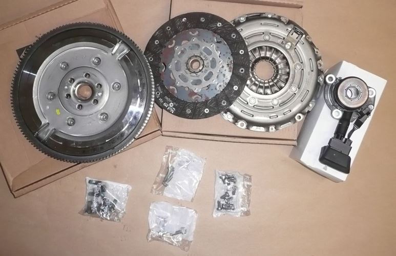 Zestaw sprzęgła z kołem dwumasowym z łożyskiem Citroen C5 X7 1.6 Hdi