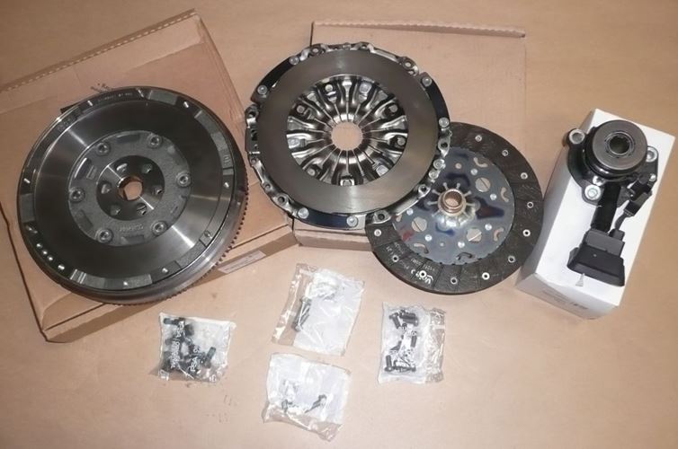 Zestaw sprzęgła z kołem dwumasowym z łożyskiem Citroen C5 X7 1.6 Hdi