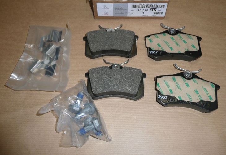 Klocki hamulcowe Citroen C3 DS3 Peugeot 207 208 2008 tył