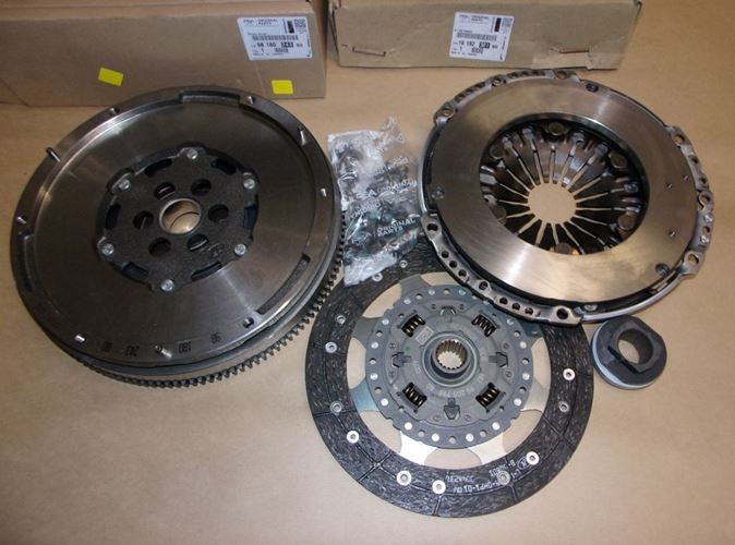 Koło dwumasowe + sprzęgło Citroen Jumpy IV Peugeot 5008