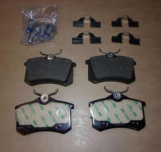 Klocki hamulcowe tył Citroen Peugeot