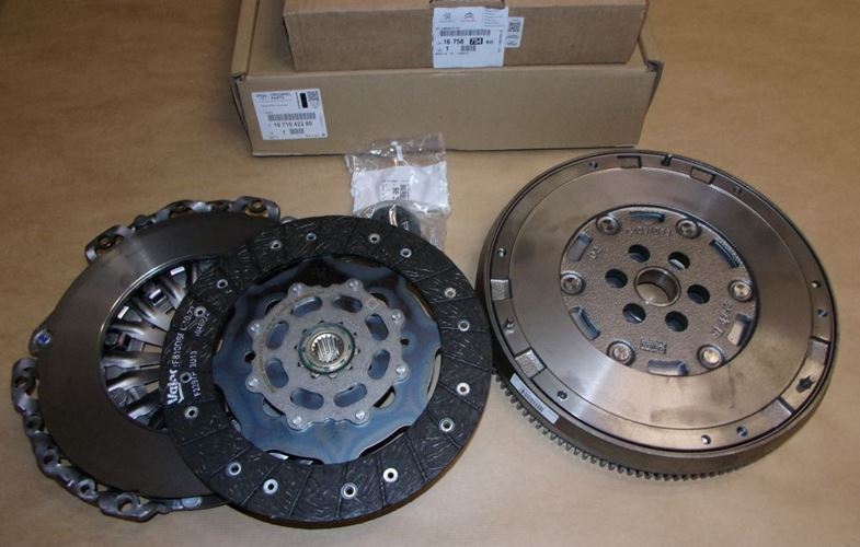 Koło dwumasowe + sprzęgło Peugeot 308 II 1.2 THP