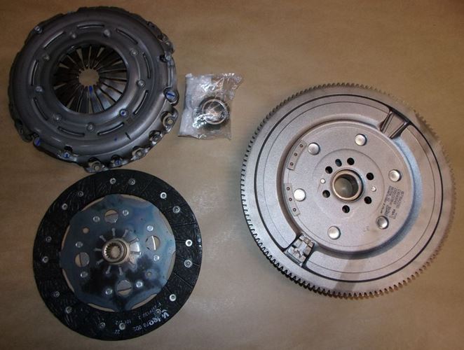 Koło dwumasowe + sprzęgło Peugeot 308 II 1.2 THP