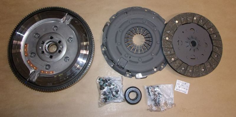 Koło dwumasowe + sprzęgło Peugeot 308 II 1.6 Hdi