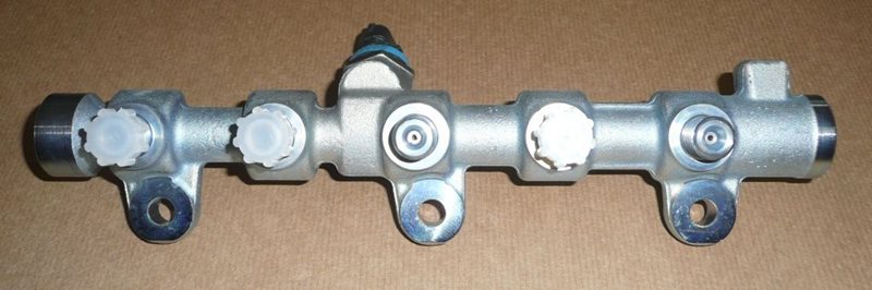 Rampa wtrysku Renault Master III 2.3 Dci