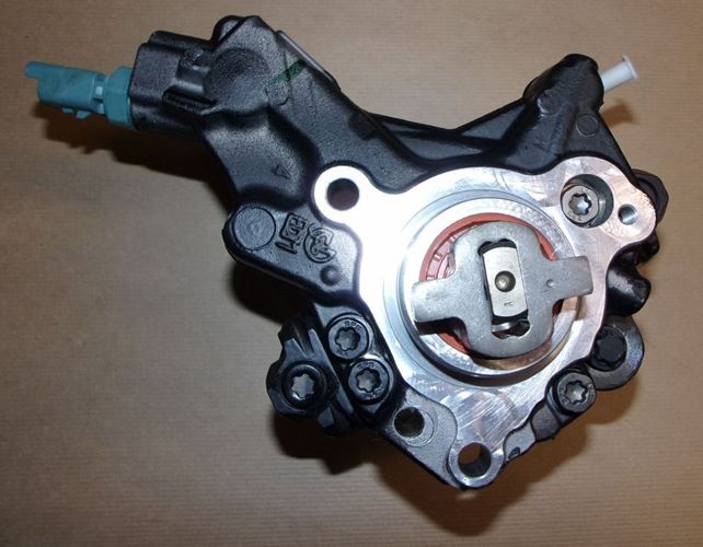 Pompa wtryskowa Citroen C5 III 2.0 Hdi