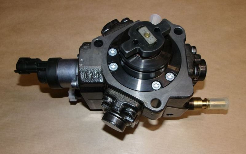 Pompa wtryskowa Citroen C5 II X7 Peugeot 407 2.2 Hdi