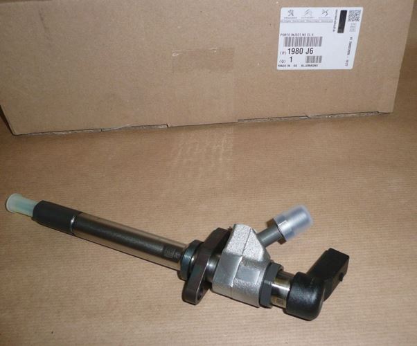 Wtryskiwacz Citroen C4 C5 II Peugeot 307 407 2.0 Blue Hdi
