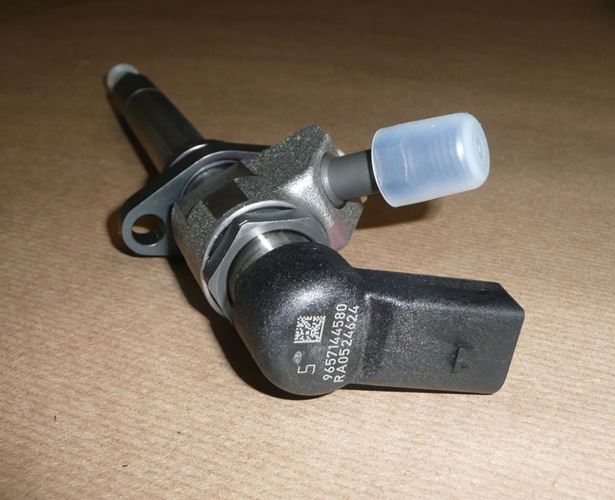 Wtryskiwacz Citroen C5 III Peugeot 407 2.0 Blue Hdi