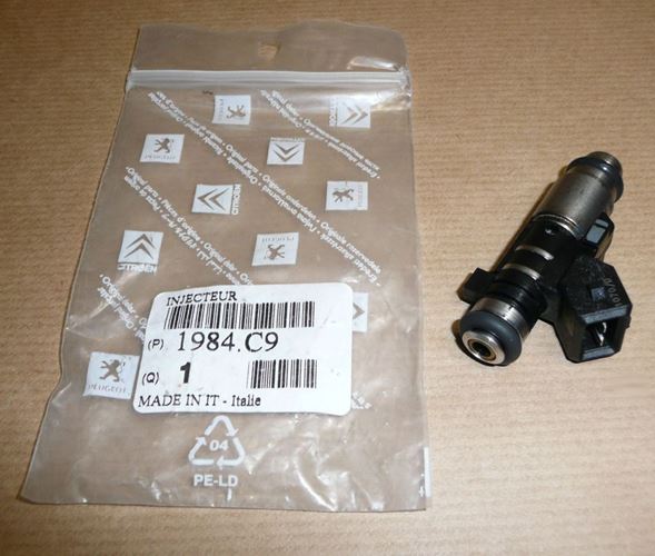 Wtryskiwacz Citroen C2 C3 Peugeot 206 Partner 1.1