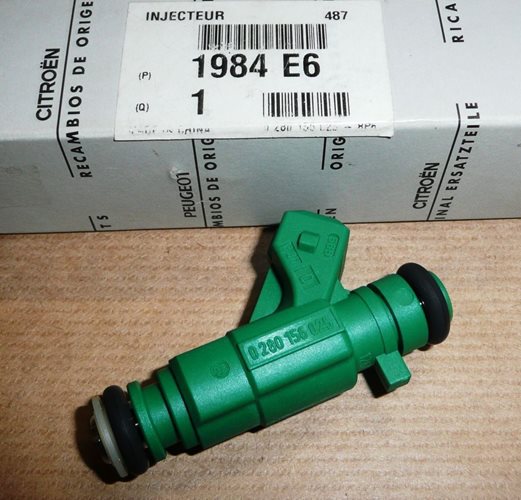 Wtryskiwacz Citroen Saxo Peugeot 206 1.1